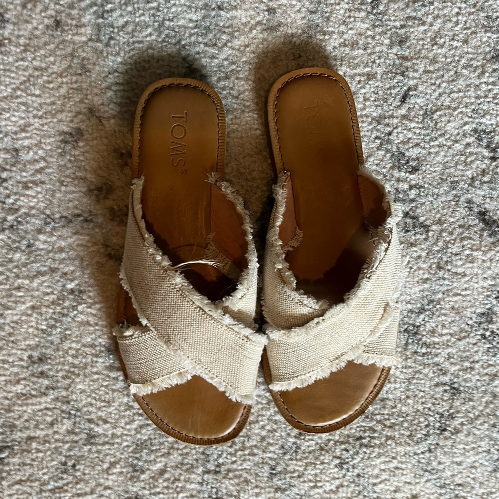 Toms shoes
